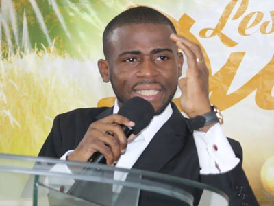 Alden ANGUI lead vocal du groupe Schekina quitte le groupe.